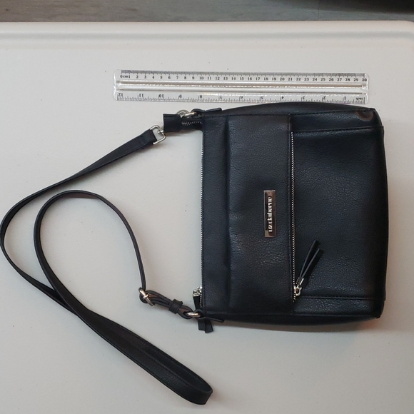 Liz Claiborne Handbags - Liz Claiborne purse